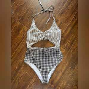 aerie cut out one piece